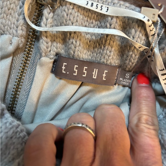 NWT E.SSUE Gray Cable Knit Skirt sz sm - Picture 3 of 4